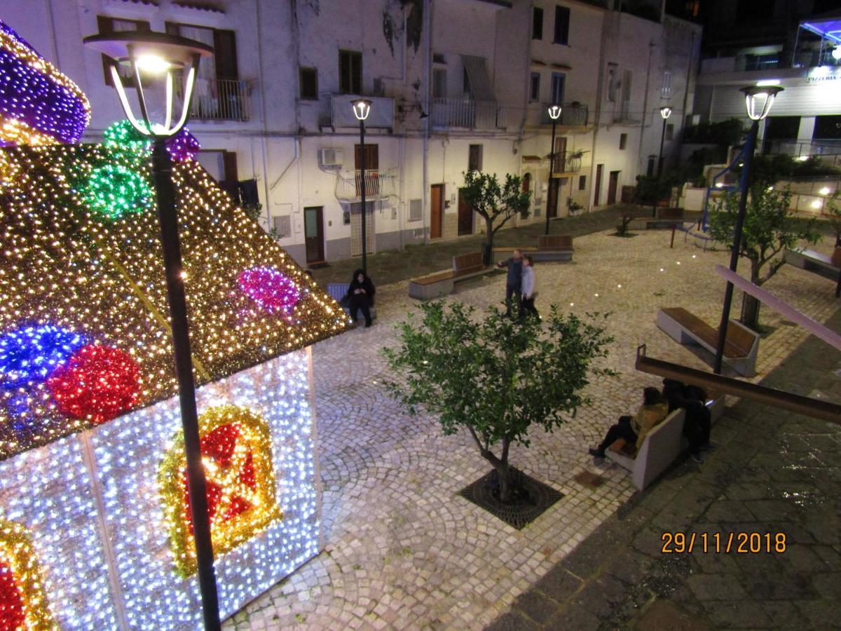 Bed and Breakfast In Piazzetta Gaeta Esterno foto