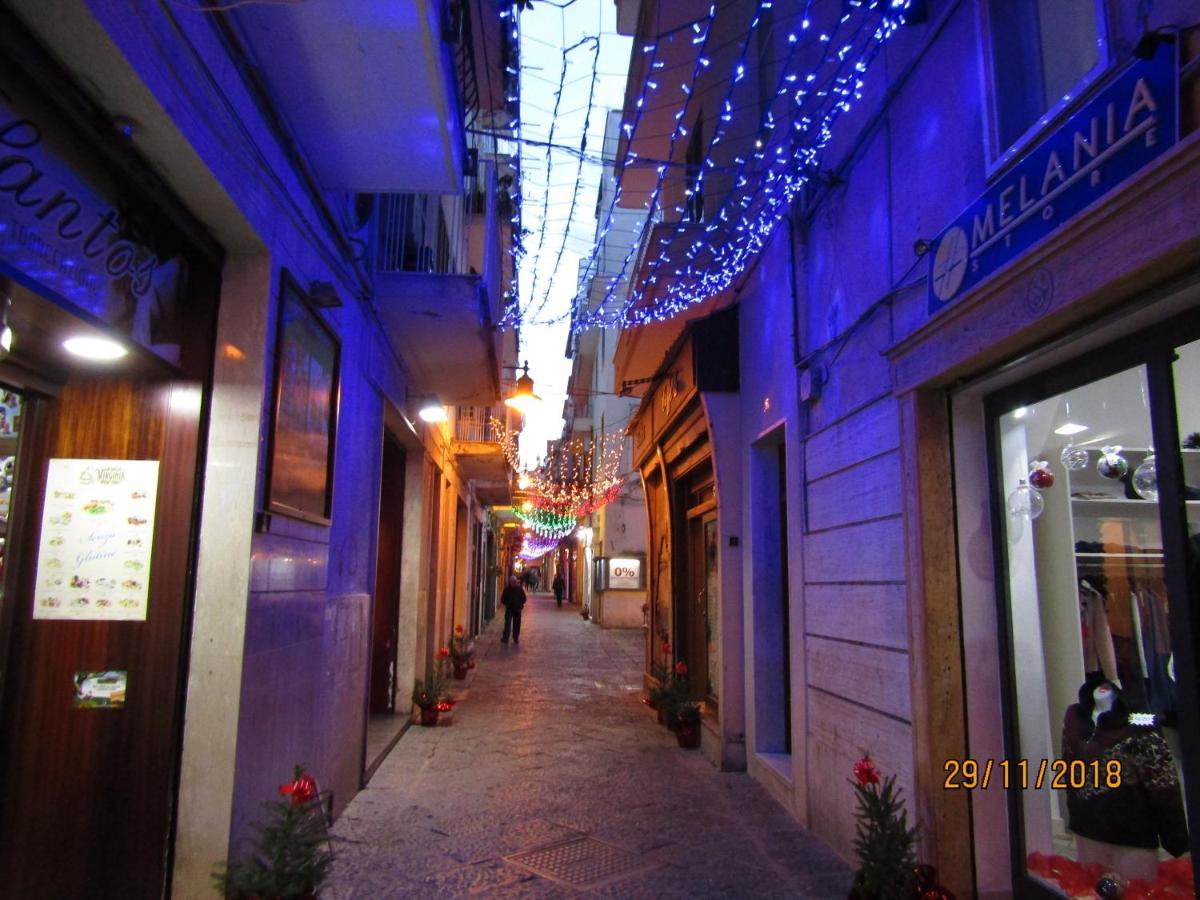 Bed and Breakfast In Piazzetta Gaeta Esterno foto
